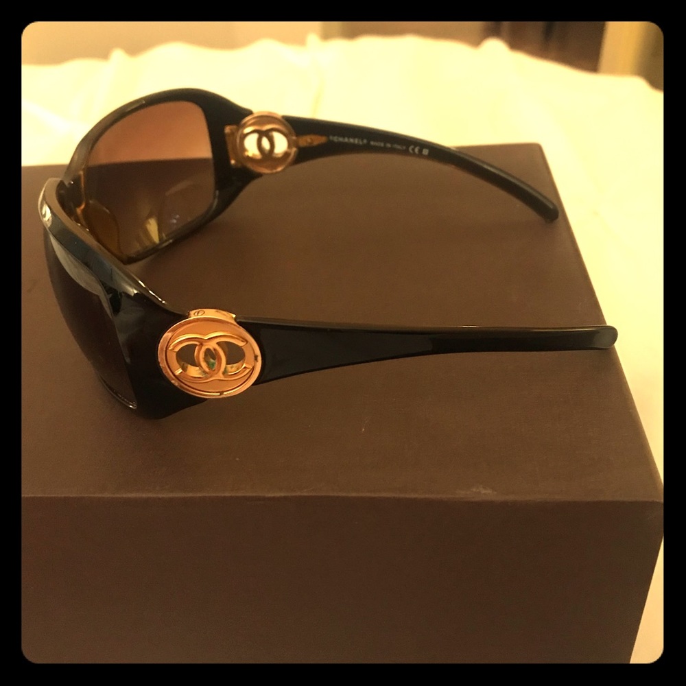 Chanel brown sunglasses
